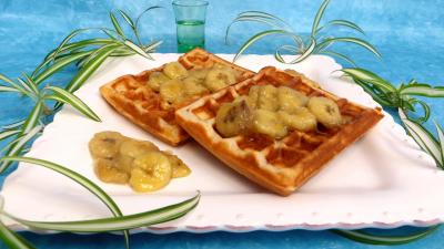 Cuisson à la poêle : Assiettes de gaufres aux bananes