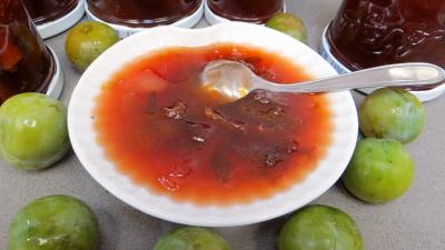 La cuisine des grand-mères : Coupelle de confiture de reine-claucle à la sangria