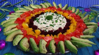 Entrées froides : Assiette d'avocats printaniers au chèvre frais