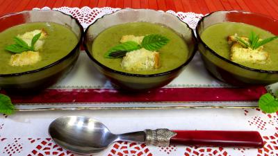 Soupes & potages : Crème de pois frais à la menthe
