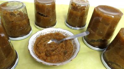 gingembre en poudre : Coupelle de chutney aux courgettes