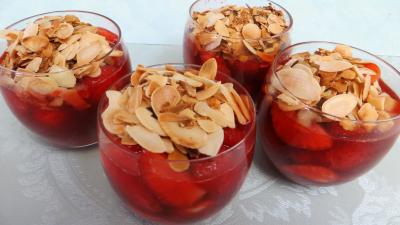 Desserts : Verrines de fraises cardinal