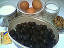 Ingrédients pour la recette : Clafoutis de prunes aux noix