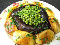 porto : Assiette de boudin aux pommes et aux petits pois