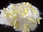 Beurre coupé en morceaux