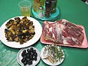 Ingrédients pour la recette : Epaule d'agneau aux cèpes et aux olives