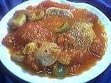 sauce pour viandes grillées : Ramequin de sauce tomates aux champignons