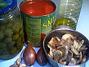 Ingrédients pour la recette : Sauce tomates aux champignons