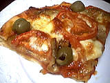 pizza au légume : Part de pizza à l'aubergine
