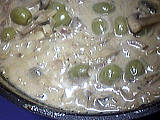 sauce pour volailles : Ramequin de sauce moutarde aux olives