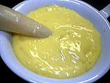 sauce pour viandes grillées : Ramequin de sauce hollandaise