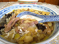 vinaigre de riz : Assiette de soupe d'agneau au riz façon chinoise