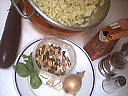 Ingrédients pour la recette : Tagliatelles aux aubergines