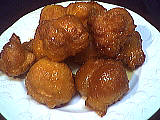 levure chimique : Assiette de beignets au miel