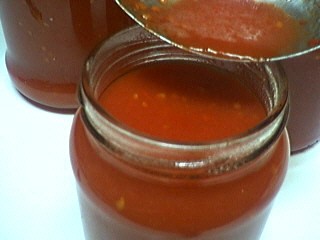 Photo : stérilisation du coulis de tomates