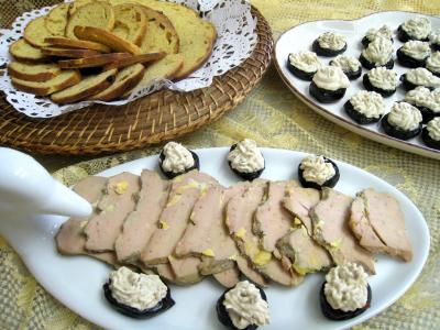 Cuisson au micro-ondes : Assiette de foie gras aux pruneaux