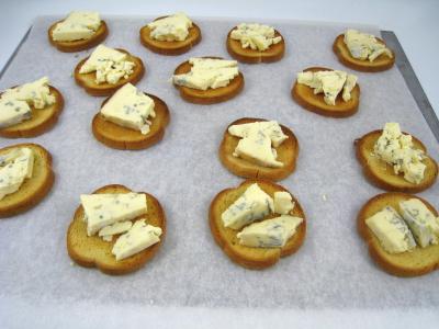 Canapés au bleu de Bavière et aux poires - 5.1
