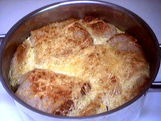 Cuisine provençale : Récipient contenant l'Aïgo boulido gratiné