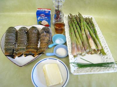 Ingrédients pour la recette : Asperges et queues de langoustes au whisky