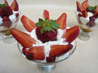 Bananes et fraises chantilly - 9.3