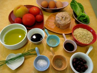 Ingrédients pour la recette : Salade de thon aux pêches