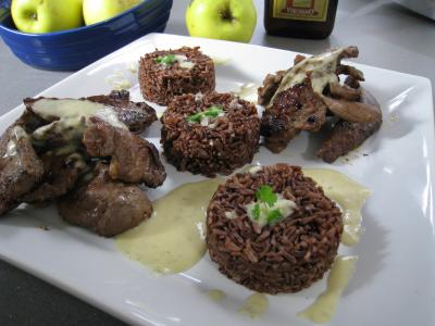 Recette Assiette de service d'aiguillettes de canard gras au coulis de pomme