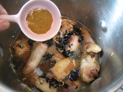 Recette Queues de porc aux épices et aux panais