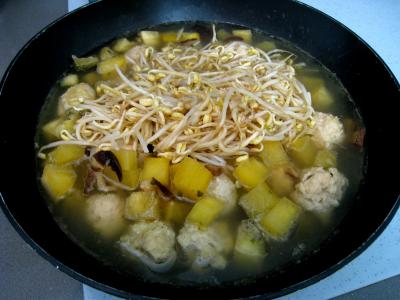 Potage chinois aux boulettes de poulet - 10.3