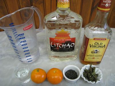 Ingrédients pour la recette : Cocktail au thé, au Bourbon et à la menthe