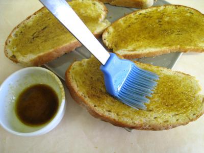 Recette Croûtes à la mozzarella et aux oignons