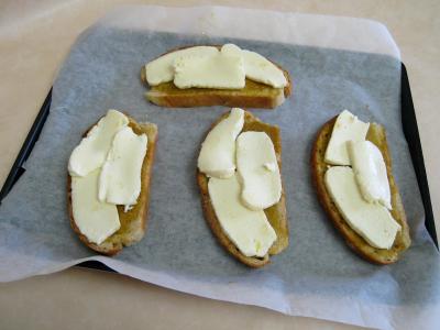 Croûtes à la mozzarella et aux oignons - 3.3