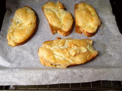Croûtes à la mozzarella et aux oignons - 4.2