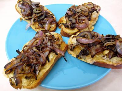 Croûtes à la mozzarella et aux oignons - 5.2
