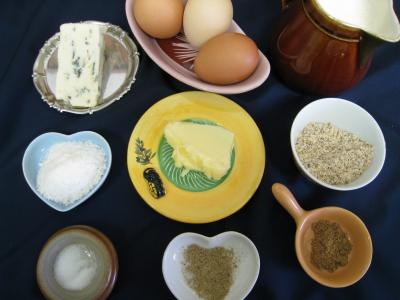 Ingrédients pour la recette : Flans au Saint-Agur et aux noisettes
