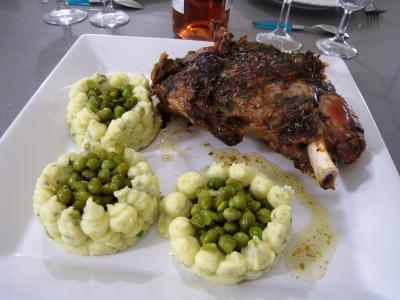 purée de légumes : Epaule d'agneau et son nid de petits pois