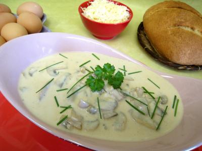 Recette Pouding à la mozzarella et sa sauce aux champignons