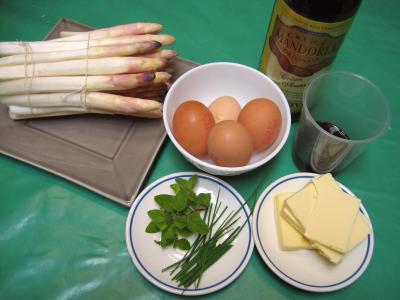 Ingrédients pour la recette : Asperges en sabayon au Marsala