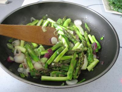 Recette Sauté d'asperges, de chou et d'ognasses