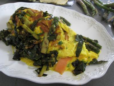 saumon fumé : Assiette d'omelette d'asperges au chou et aux ognasses