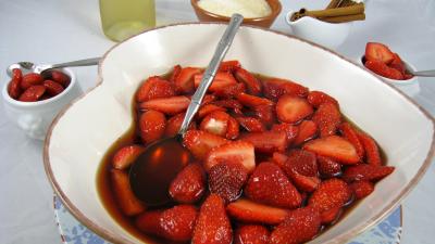 cannelle : Saladier de soupe aux fraises