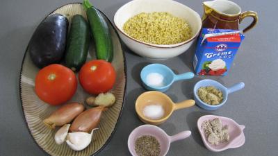 Ingrédients pour la recette : Aubergines aux épices et ces coquillettes
