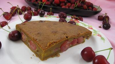 sucre entier : Assiette de clafoutis aux cerises