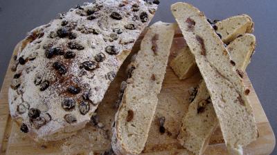 Recette Pain de Gallu aux noix, raisins secs et dattes
