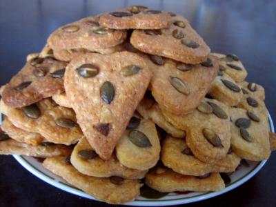 Image : Assiette apéritive de biscuits au Cantal