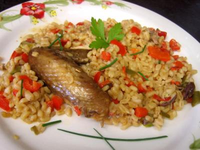 blé : Plat de blé aux restes de pintade