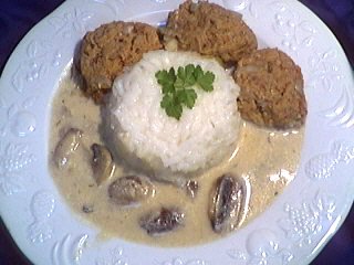 farce : Assiette de boulettes de boeuf au riz