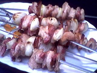 Cuisine marocaine : Plat de brochettes d'agneau