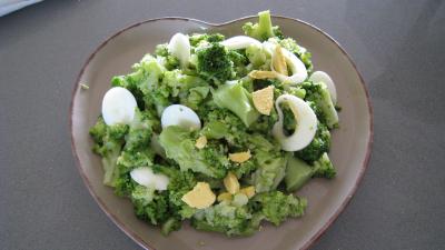 Brocolis aux oeufs en salade - 7.2