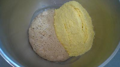 Pain au chorizo à la portugaise (pao de milho) - 2.3