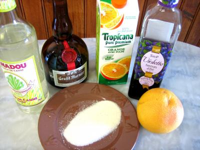 Ingrédients pour la recette : Cocktail à la violette